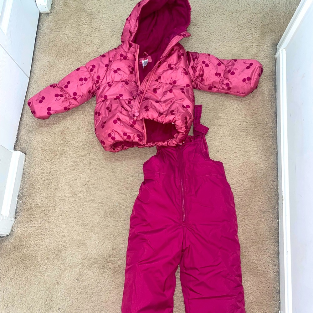 Snow suit size 3T. NEW